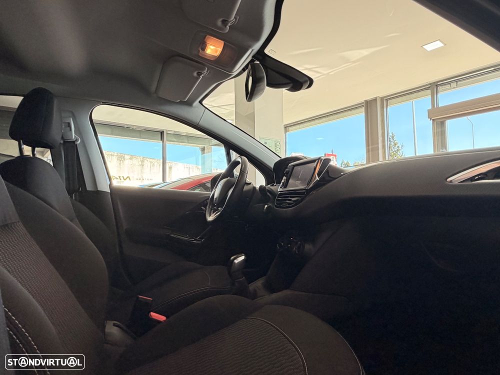 Peugeot 208 1.2 PureTech Style - 27