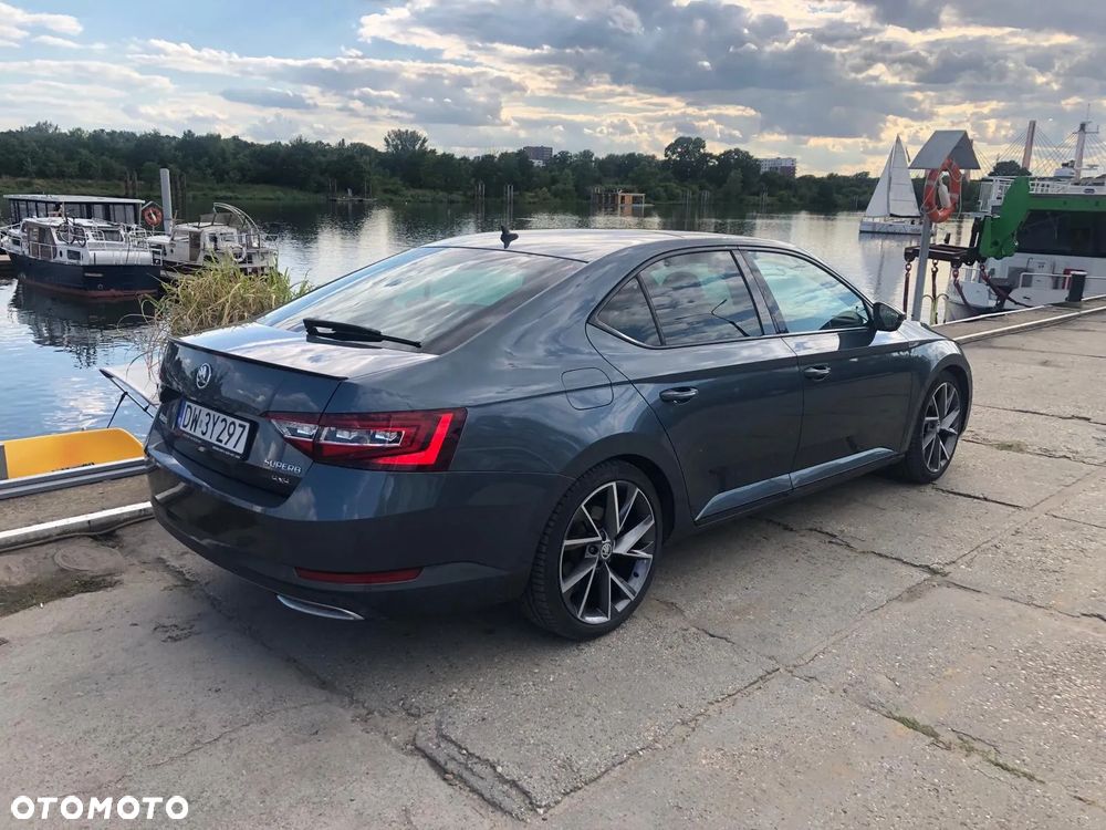Skoda Superb 2.0 TDI Sportline DSG - 3