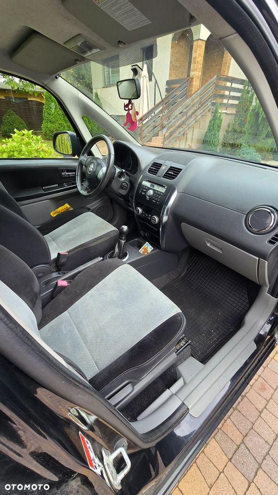 Suzuki Sx4 2010 photo 3
