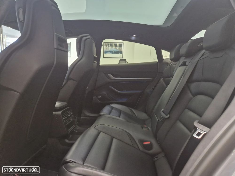 Porsche Taycan Standard - 36