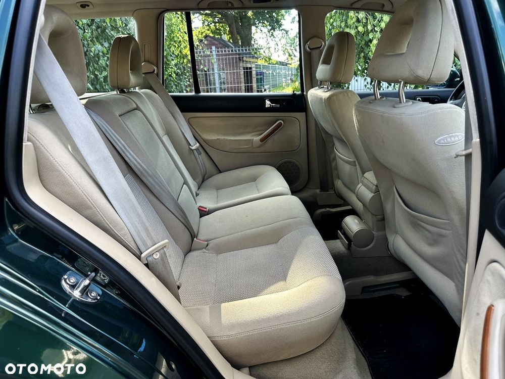 Volkswagen Bora Variant 2.3 V5 - 16