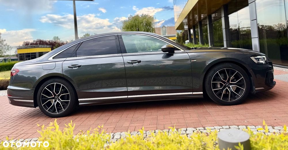 Audi A8 - 4