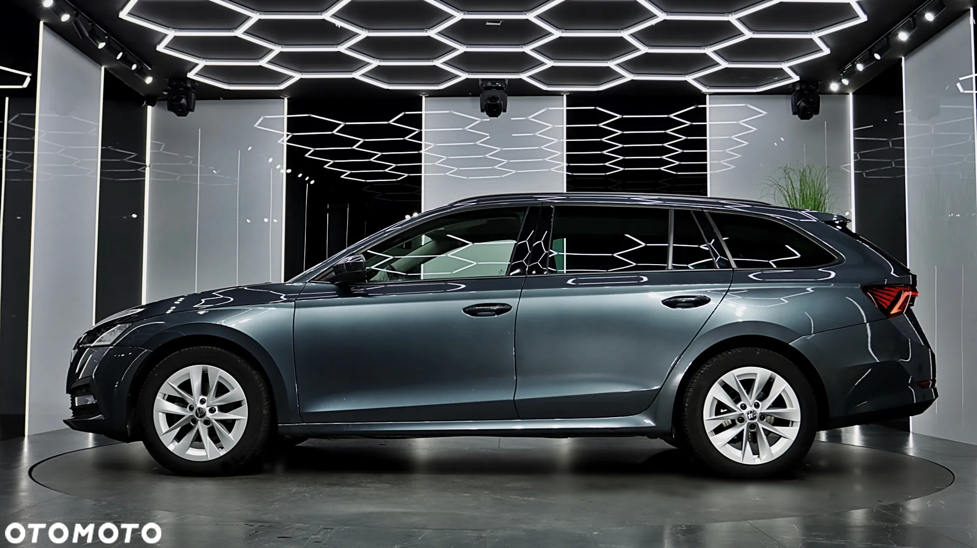 Skoda Octavia 2.0 TDI Ambition DSG - 4