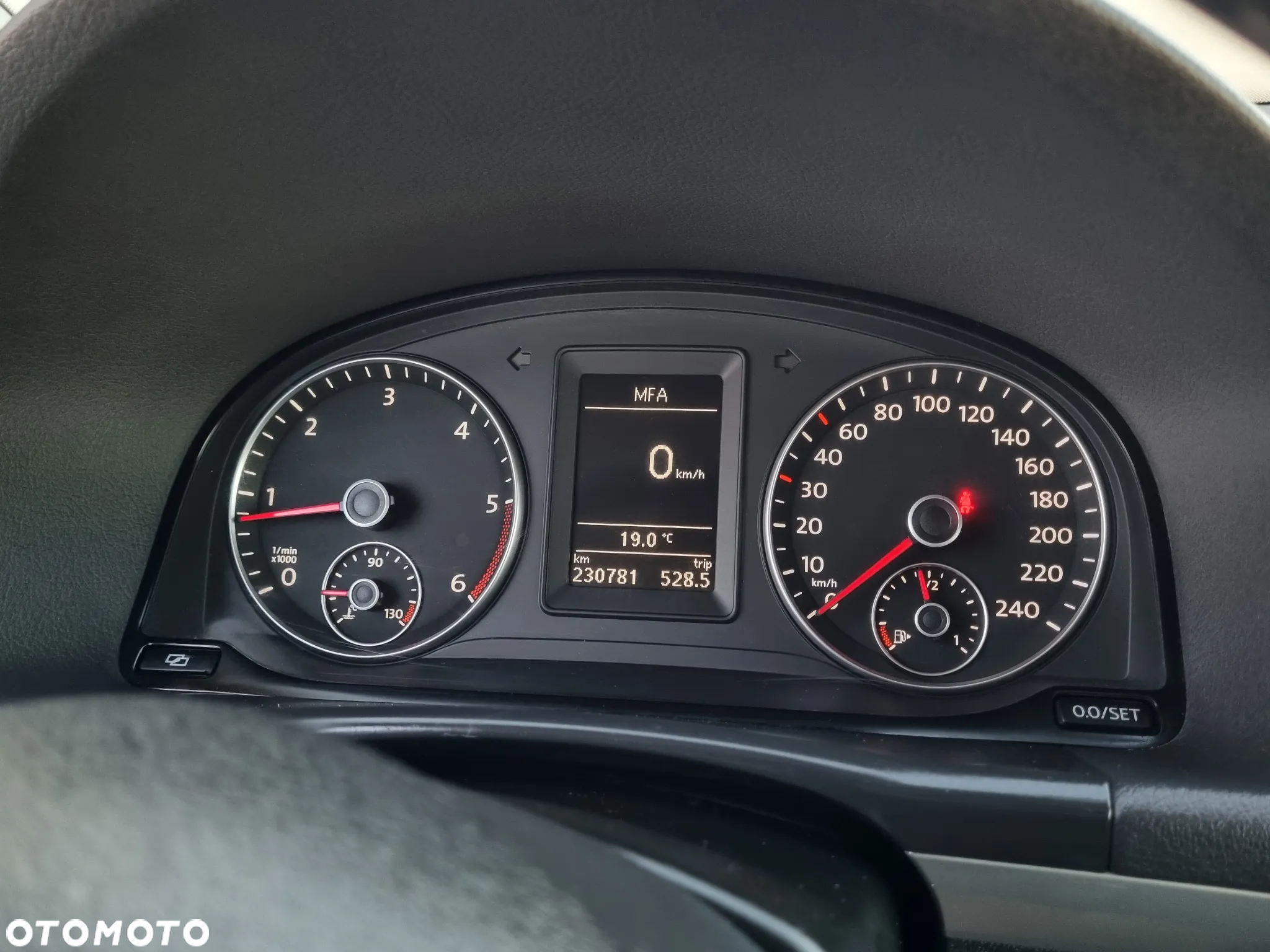 Volkswagen Touran - 22