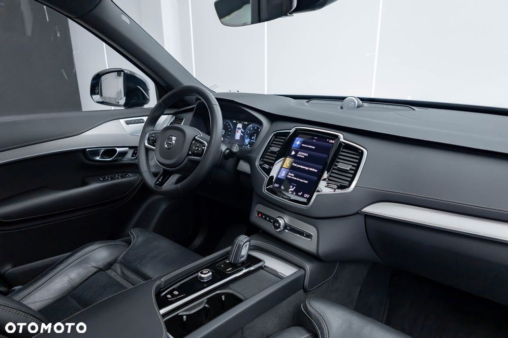 Volvo XC 90 T8 AWD Plug-In Hybrid R-Design 7os - 8