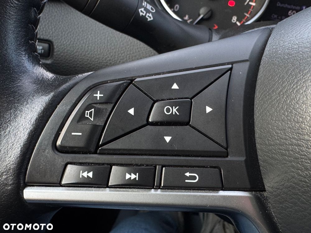 Nissan Qashqai 1.3 DIG-T ACENTA - 33