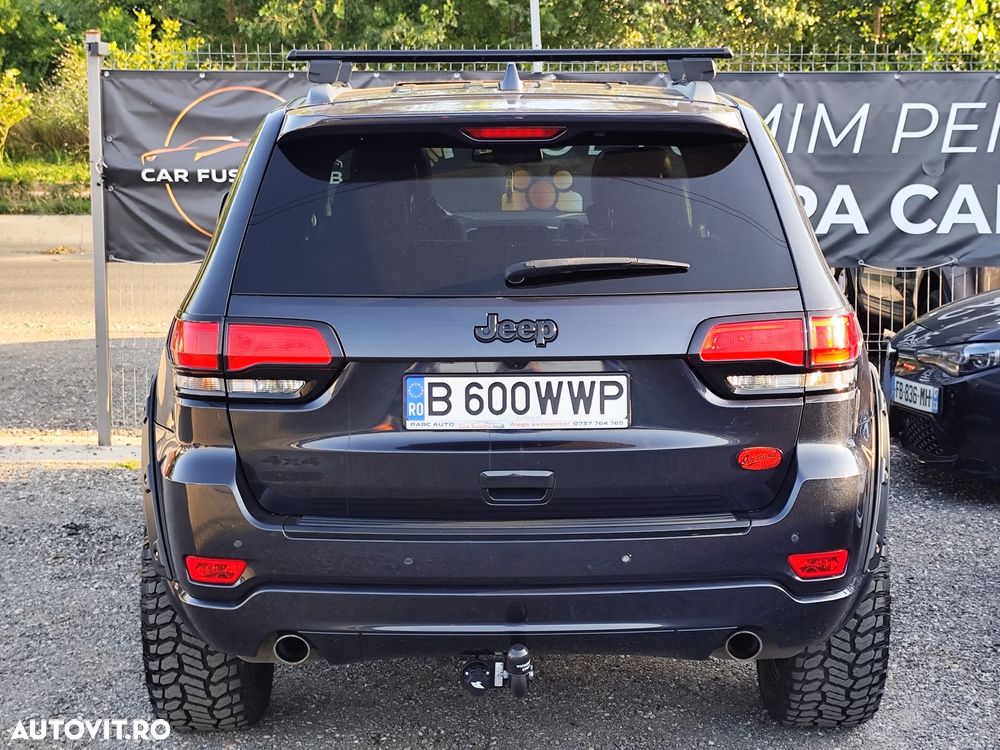 Jeep Grand Cherokee - 19