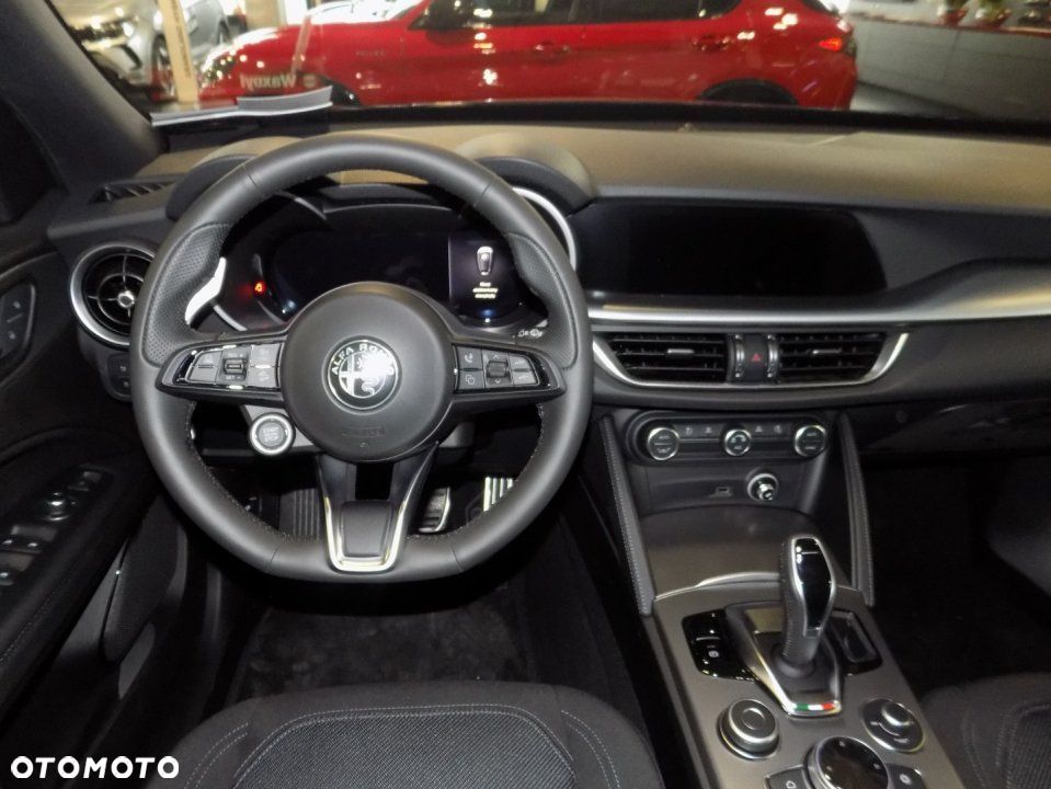 Alfa Romeo Stelvio - 16