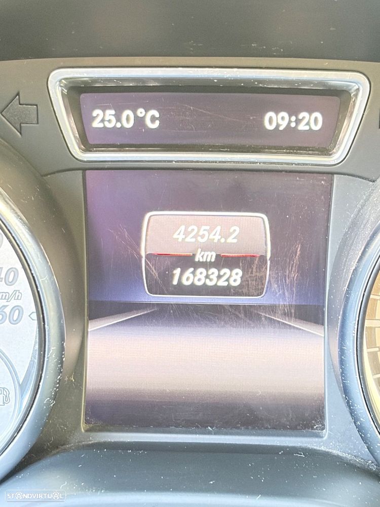 Mercedes-Benz GLA 180 CDI Urban - 17