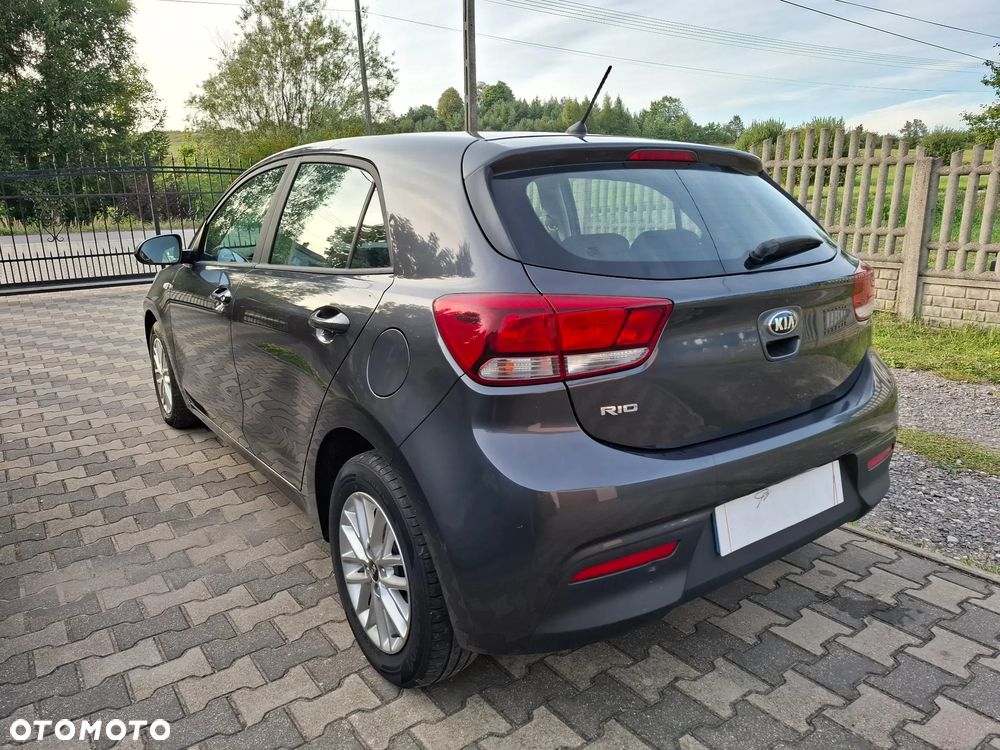 Kia Rio - 6