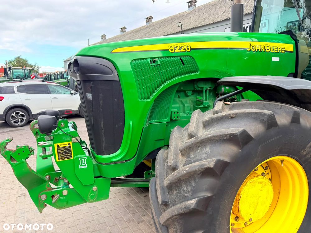 John Deere 8220 - 9