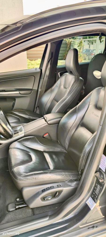 Volvo XC 60 D5 AWD Rdesign - 12