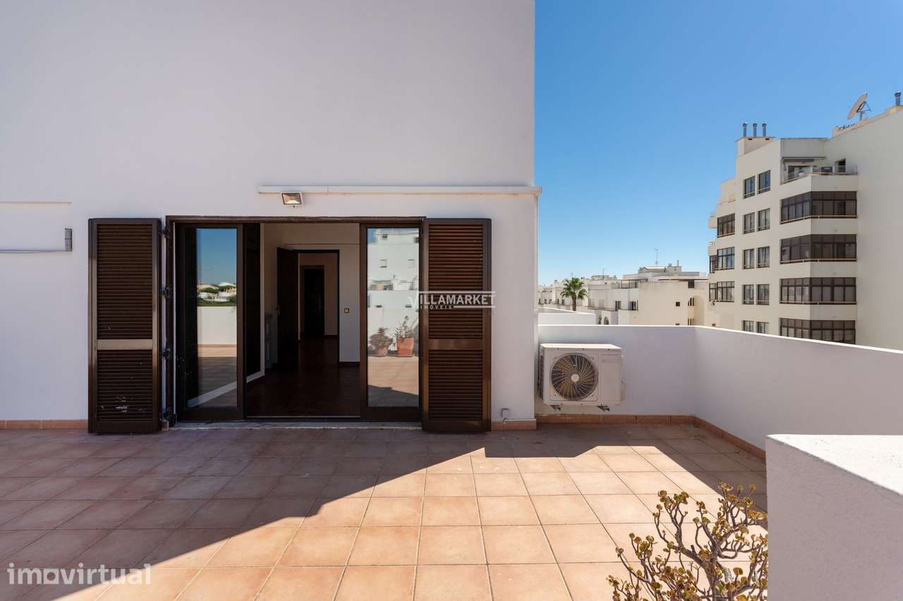 Apartamento T2 Totalmente Remodelado com terraço com 40m2 e parqeament - Grande imagem: 5/27