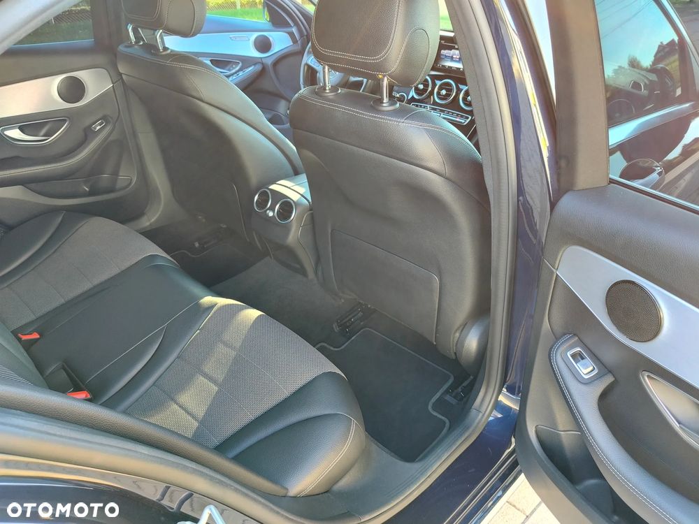 Mercedes-Benz Klasa C 180 7G-TRONIC Exclusive - 22