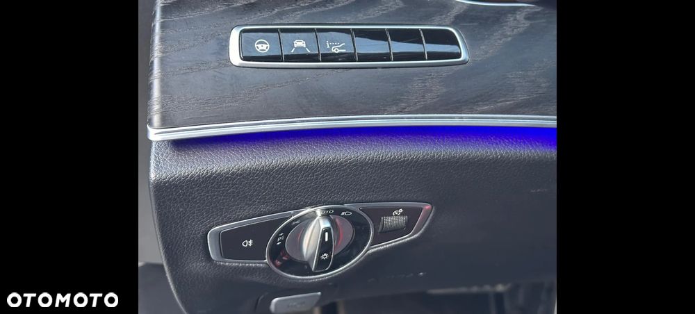 Mercedes-Benz Klasa E 220 d 9G-TRONIC - 35