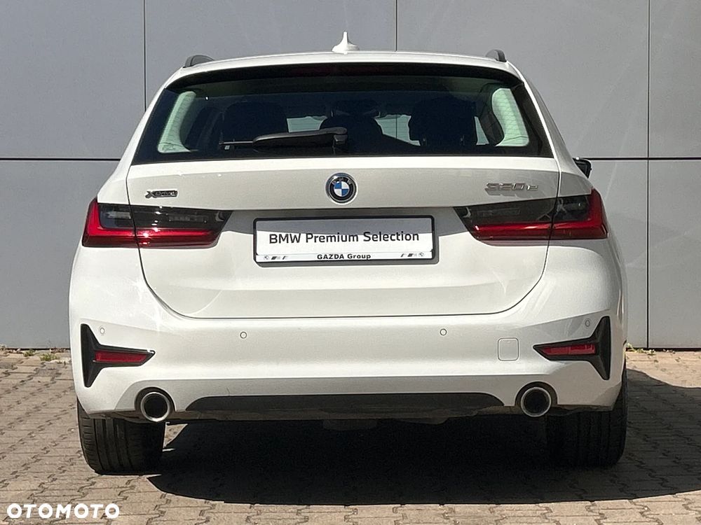 BMW Seria 3 320e xDrive Sport Line - 10
