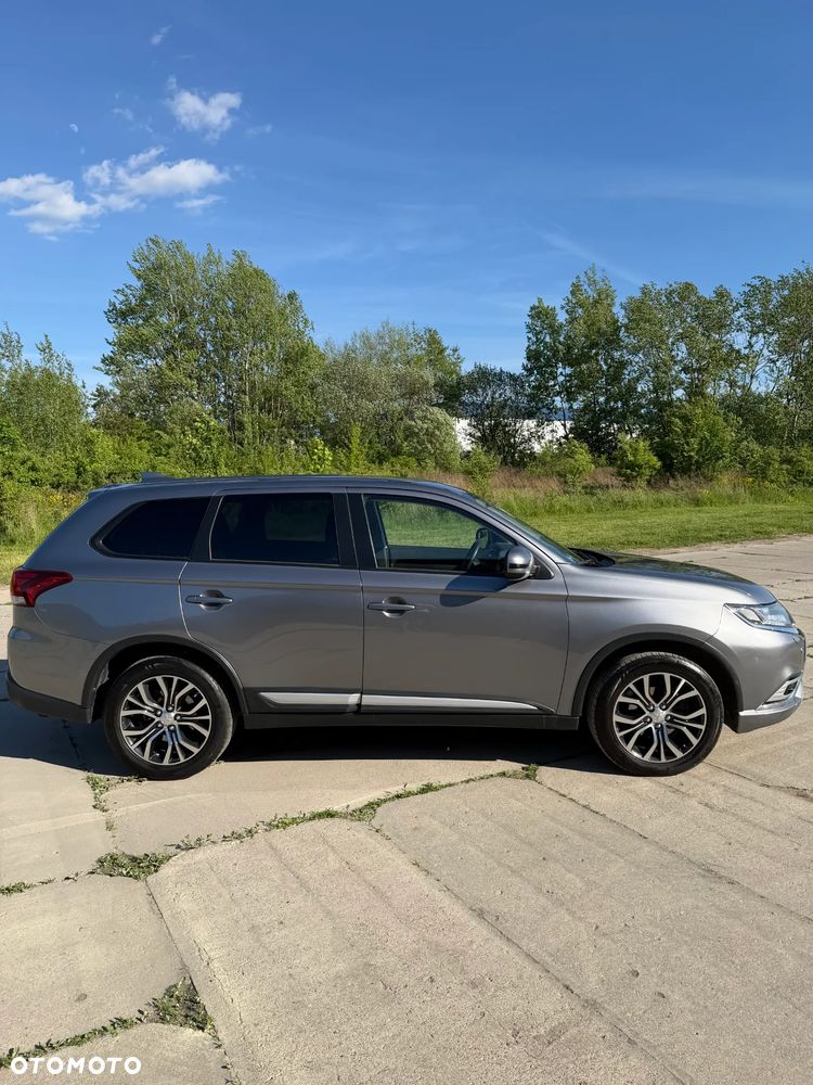 Mitsubishi Outlander - 2