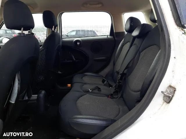 Dezmembrez Mini Countryman - 7