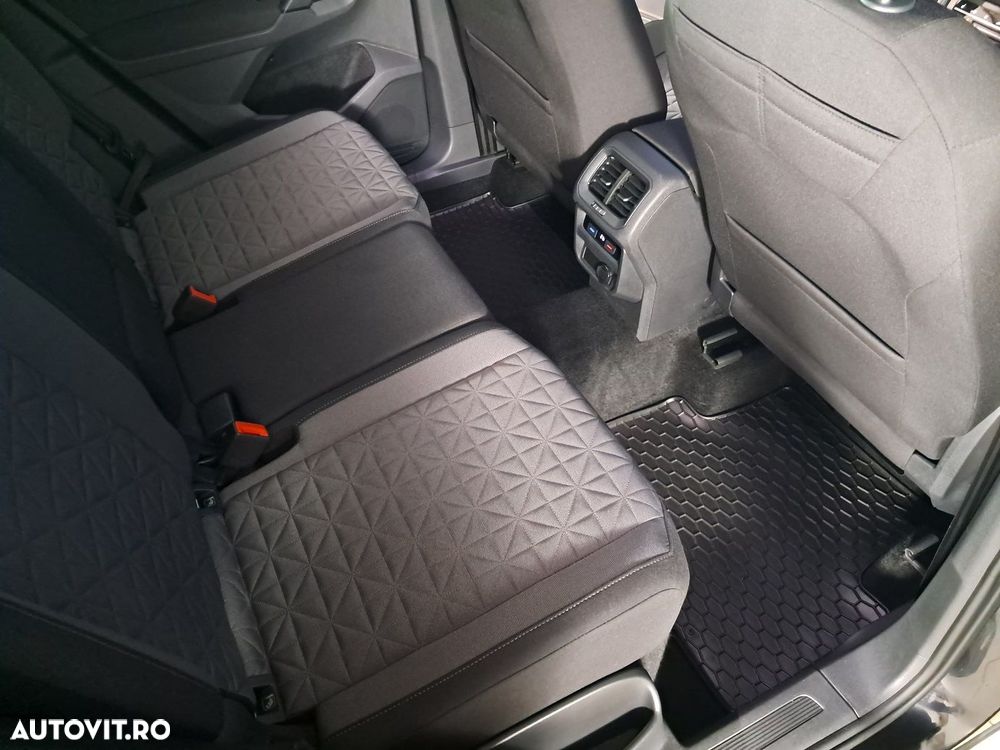 Volkswagen Tiguan - 12