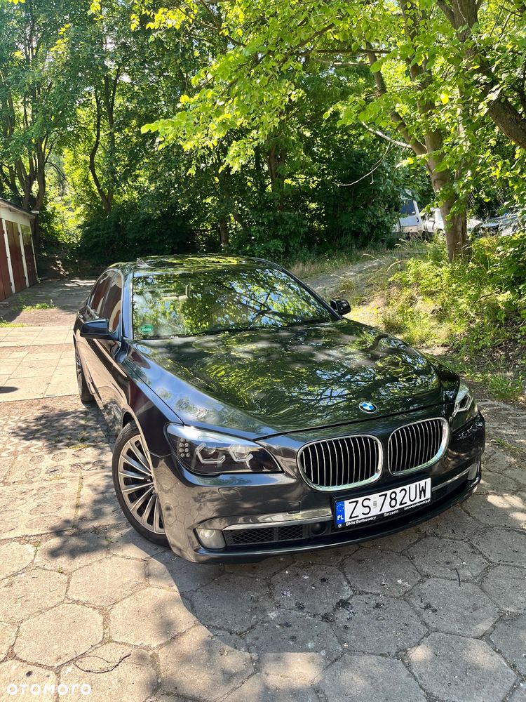 BMW Seria 7 750i - 22