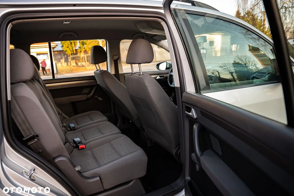 Volkswagen Touran 1.9 TDI DPF Conceptline - 20