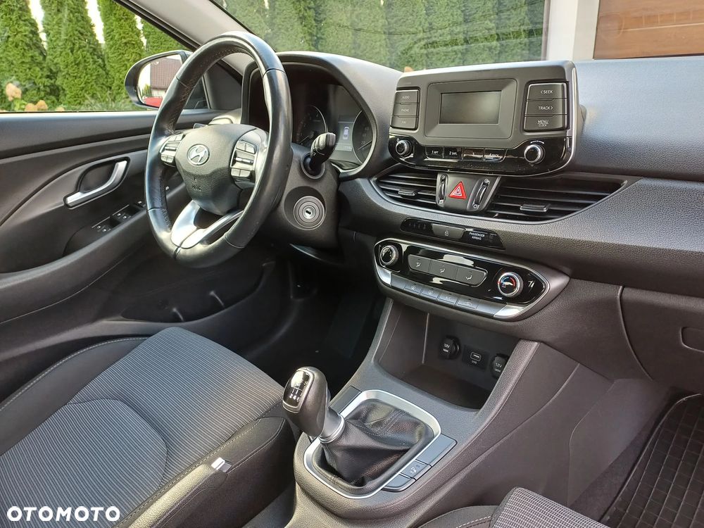 Hyundai i30 1.5 DPI Classic + - 40