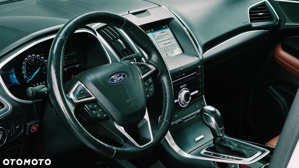 Ford Edge - 8