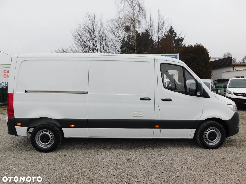 Mercedes-Benz Sprinter - 16
