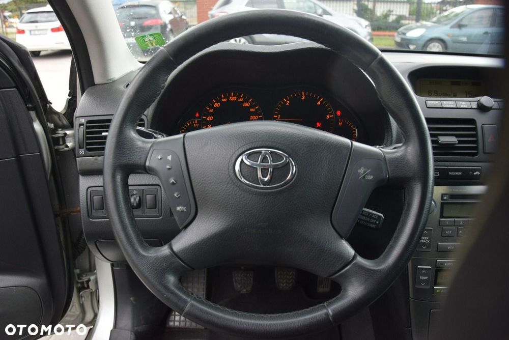 Toyota Avensis - 19