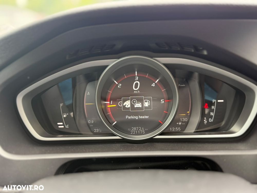 Volvo V40 D3 Aut. R-Design - 24