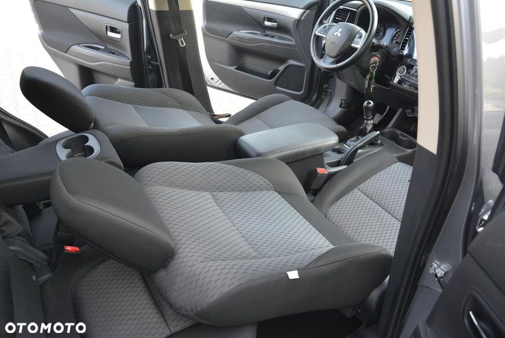 Mitsubishi Outlander 2.2 DID Intense + - 27