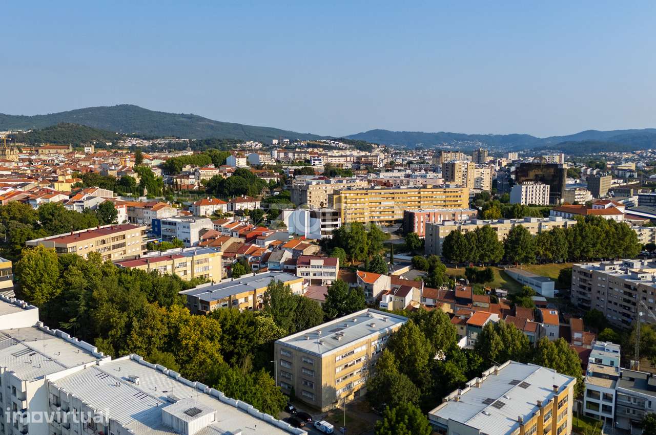 Apartamento T3 com Varanda Fechada | Lugar de Garagem | Braga - Grande imagem: 4/28