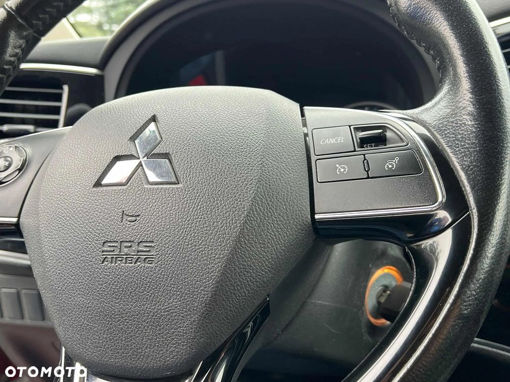 Mitsubishi Outlander - 16