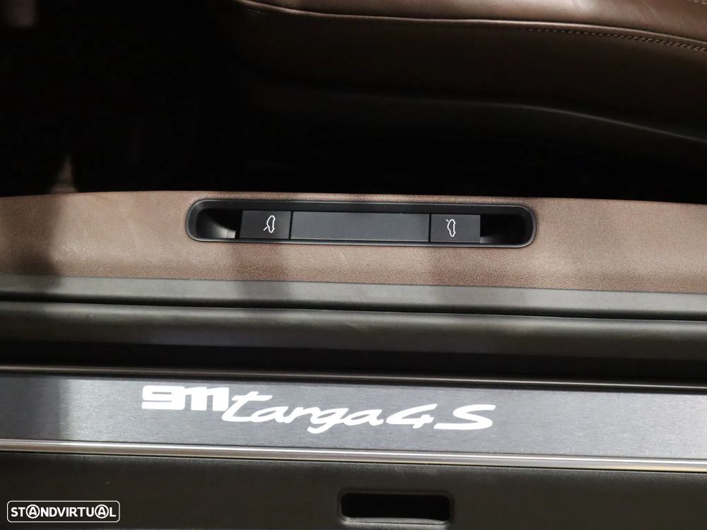 Porsche 911 (992) Targa 4S PDK - 7