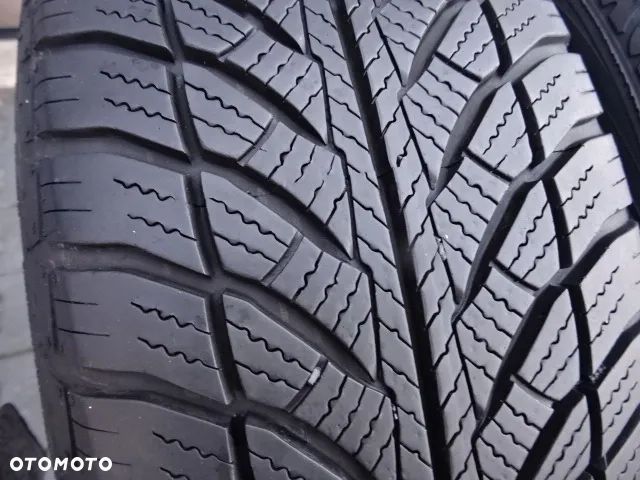 205/60/R16 92H GOODYEAR ULTRA GRIP 8 - 2