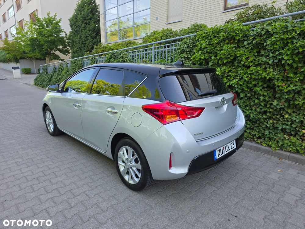 Toyota Auris - 5