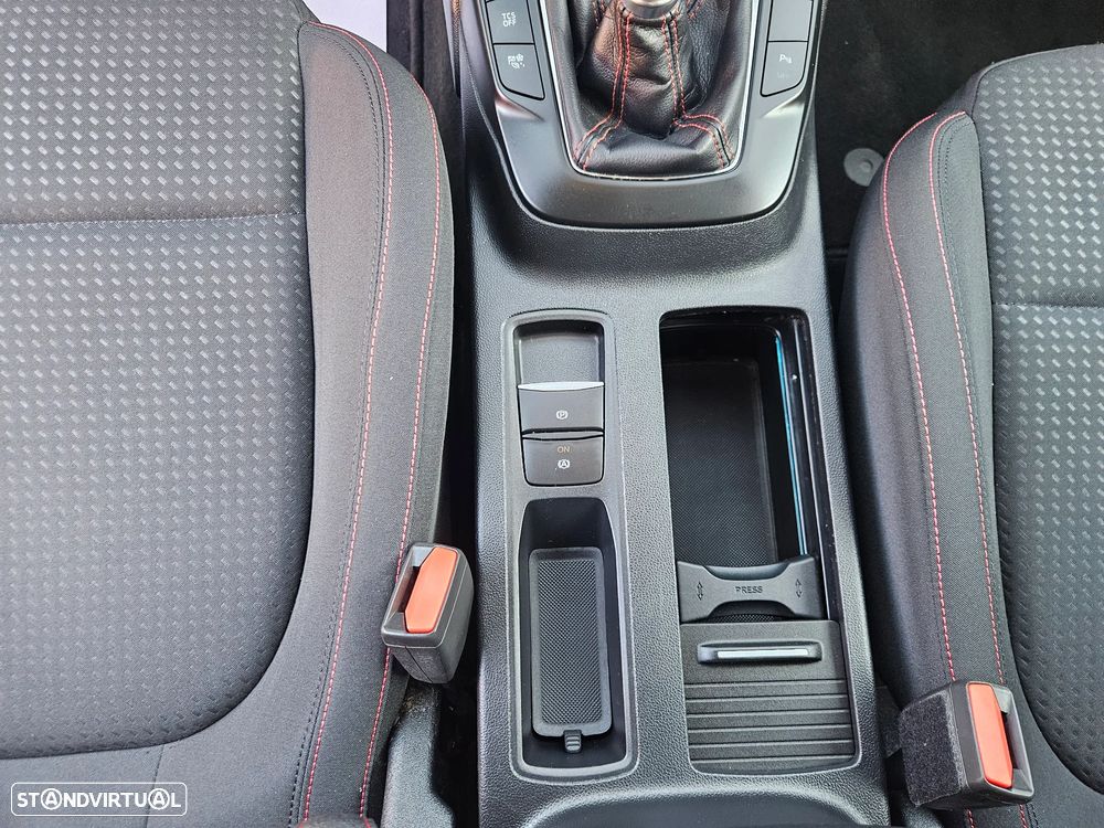 Ford Focus SW 1.0 EcoBoost ST-Line - 29