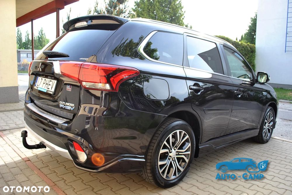 Mitsubishi Outlander Instyle NAVI + - 39