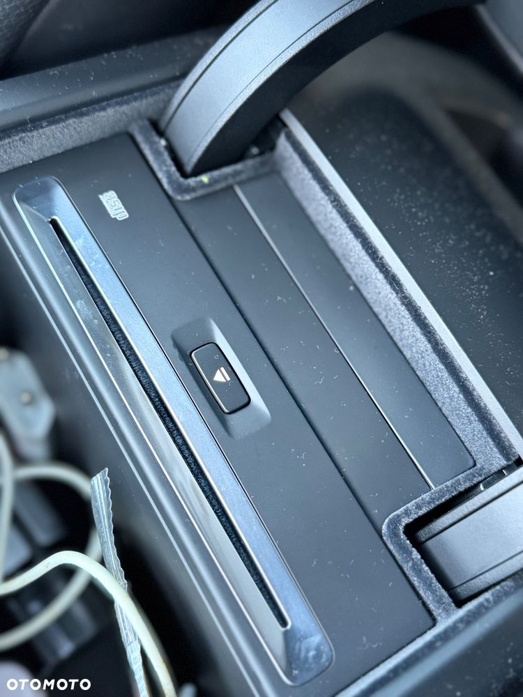 Volvo XC 60 D4 AWD R-Design - 29