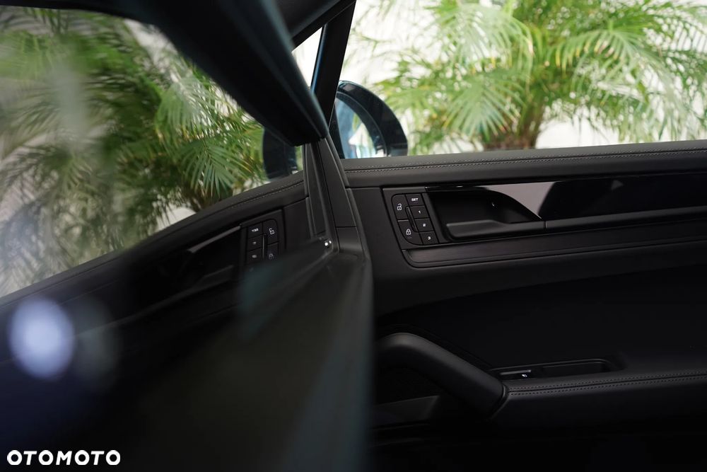 Porsche Cayenne Coupe - 9