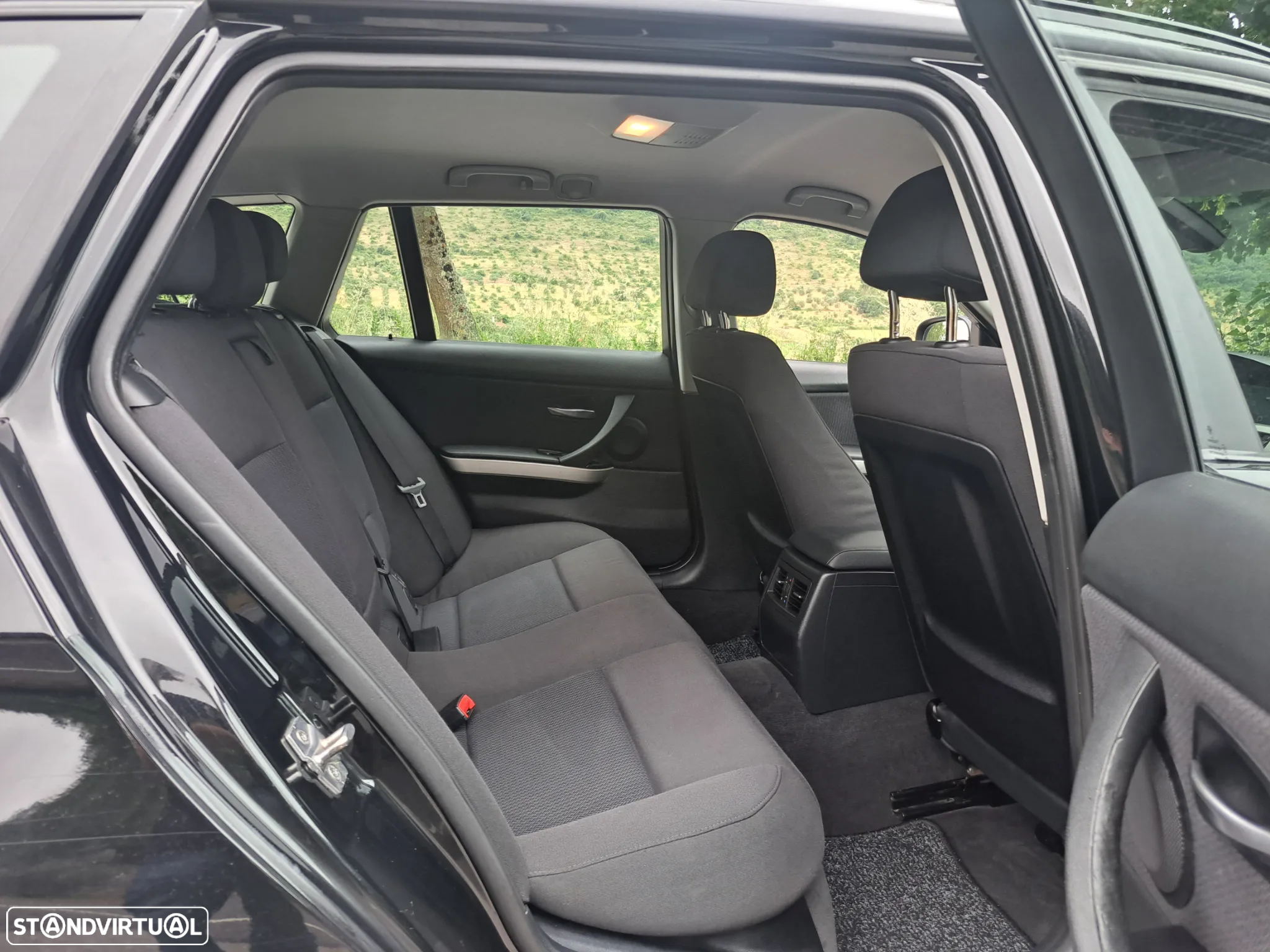 BMW 320 d Touring EfficientDynamics Navigation - 24