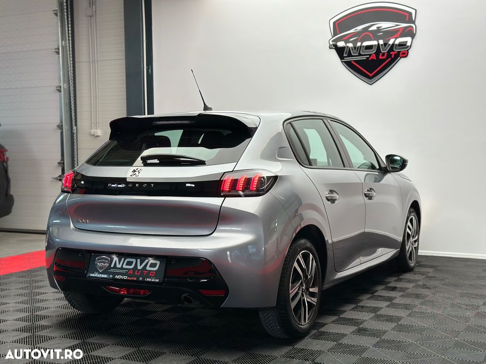 Peugeot 208 1.2 L PureTech STT EAT8 Allure - 4