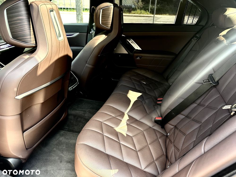 BMW i7 105.7kWh xDrive60 - 6