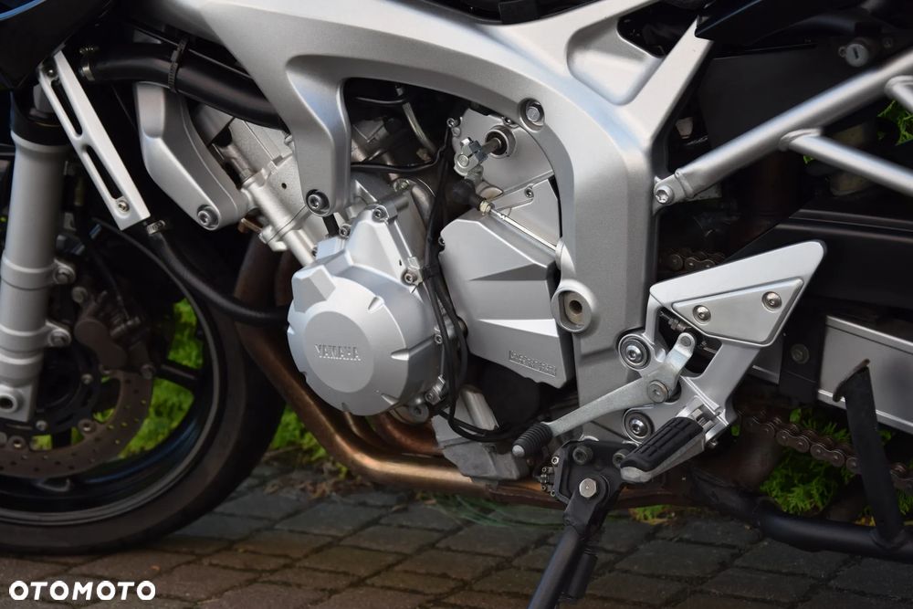 Yamaha FZ6 - 10