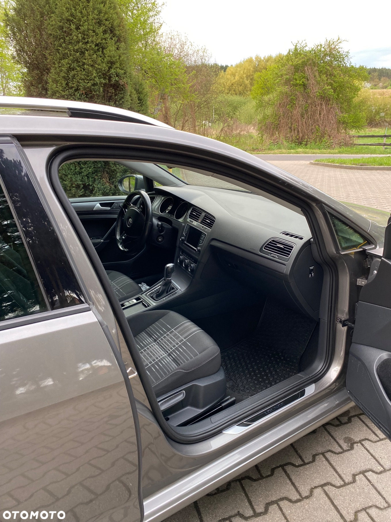Volkswagen Golf 1.6 TDI BlueMotion Technology DSG Lounge - 32
