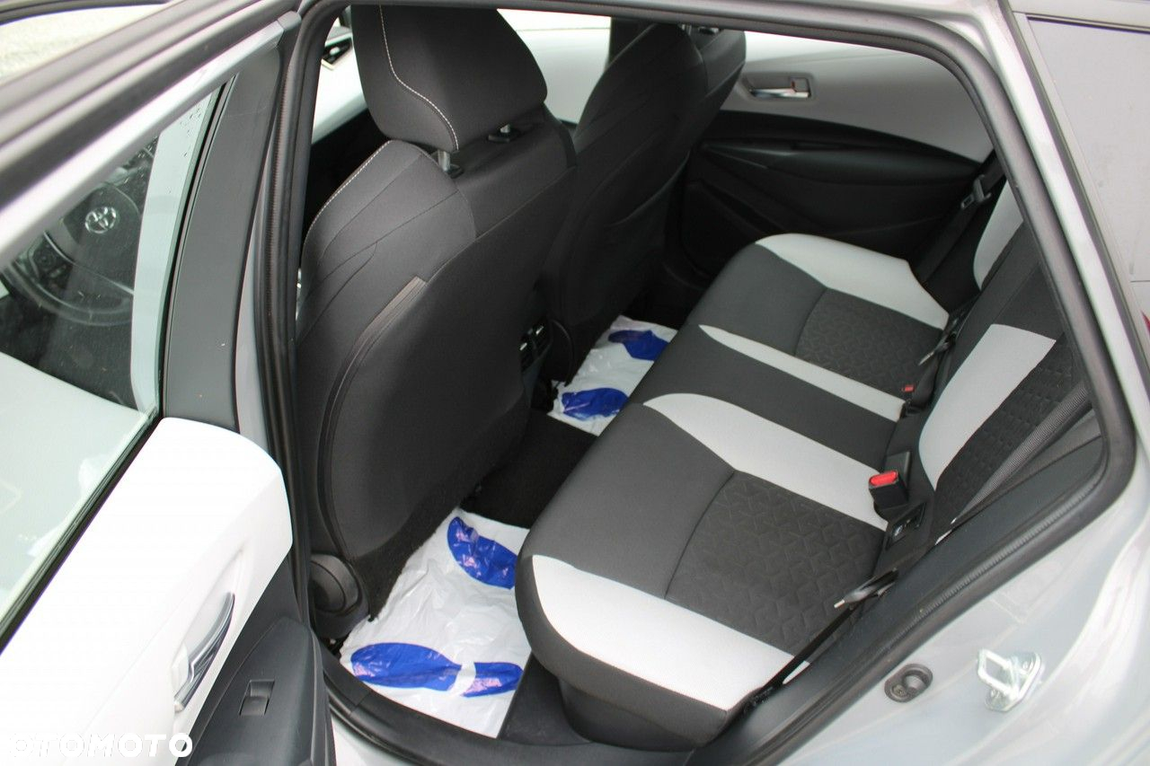 Toyota Corolla - 32