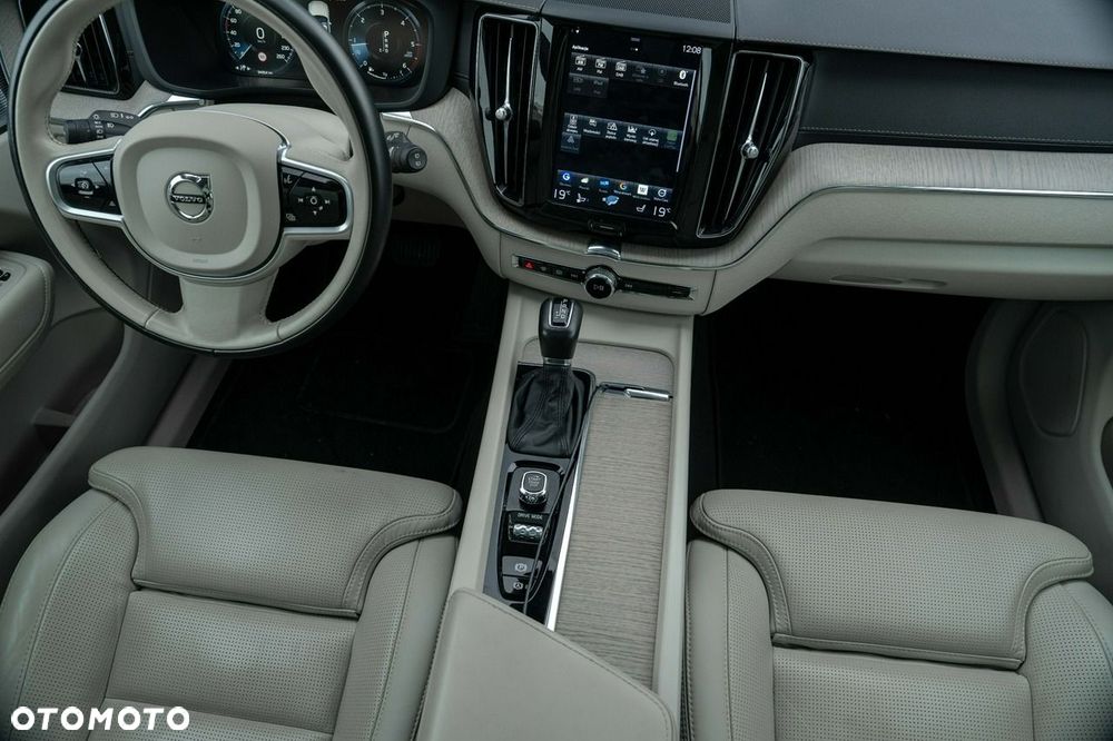 Volvo XC 60 D4 AWD Geartronic Inscription - 21