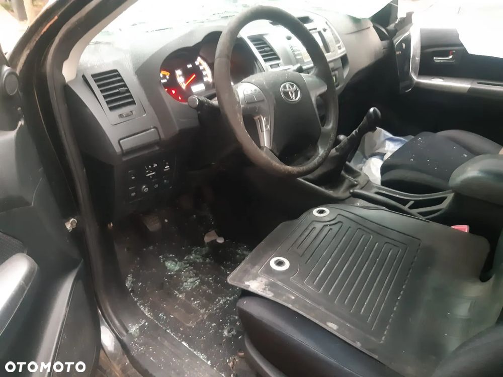 Toyota Hilux - 14