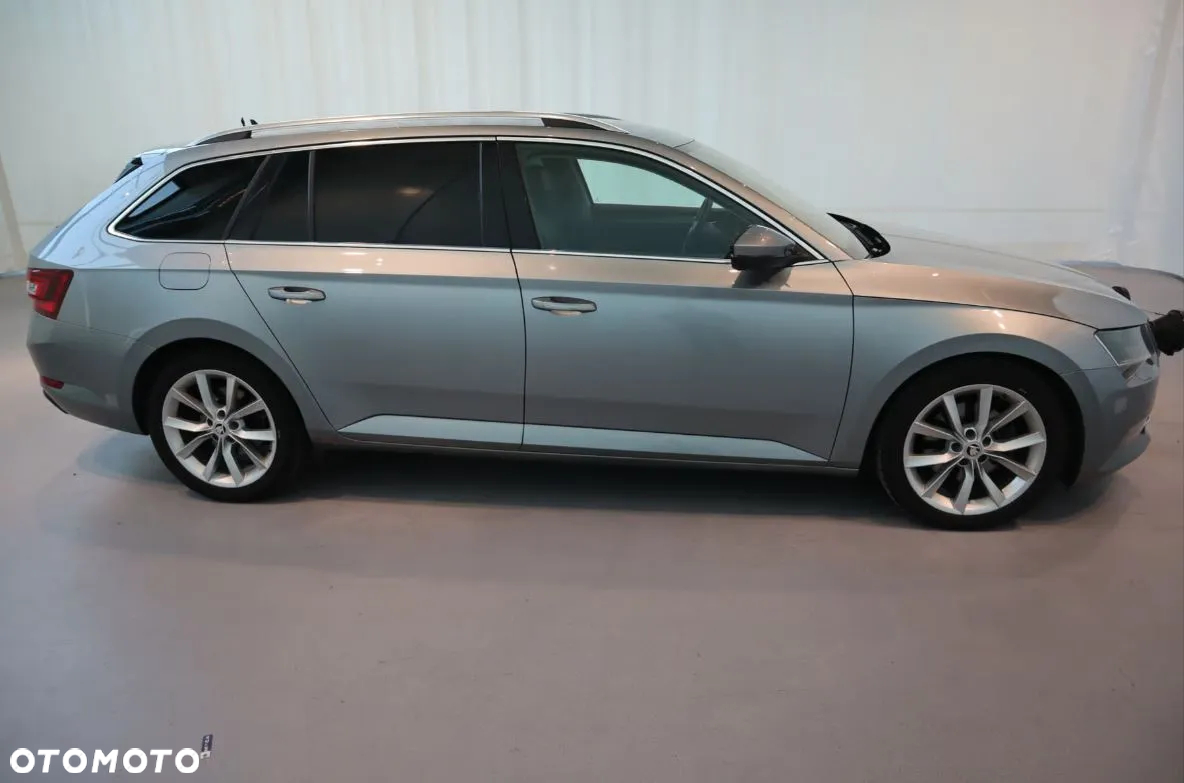 Skoda Superb Combi 2.0 TDI DSG Premium Edition - 3