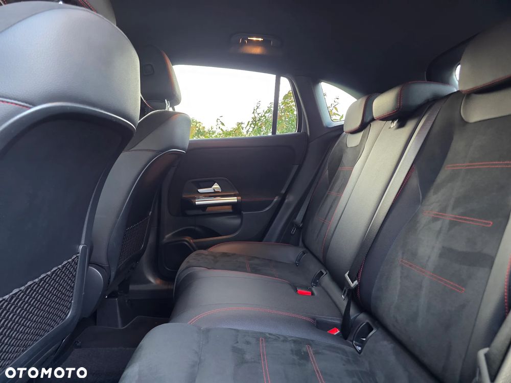 Mercedes-Benz GLA 200 d AMG Line - 35